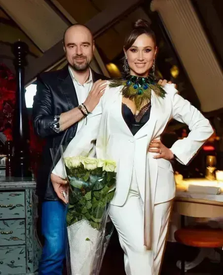 "Ушла в чём пришла". Дмитрий Дибров оставил жену-"изменщицу" без денег и имущества "Ушла в чём пришла". Дмитрий Дибров оставил жену-"изменщицу" без денег и имущества