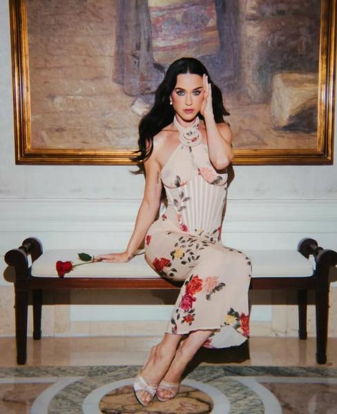 Все-таки роман: Кэти Перри заметили за поцелуями с Джастином Трюдо
Все-таки роман: Кэти Перри заметили за поцелуями с Джастином Трюдо