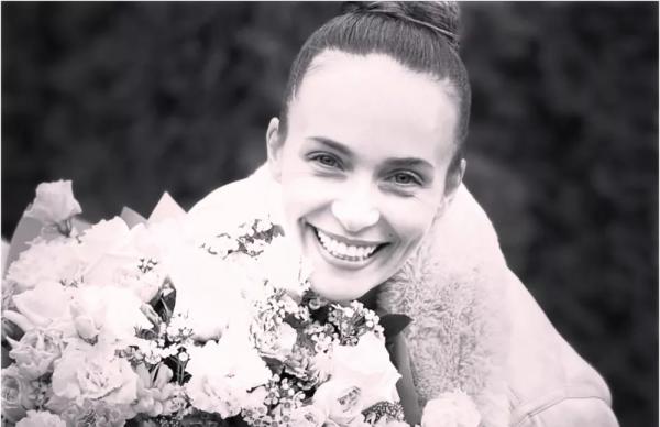 Анна Снаткина поделилась трогательными семейными фото с мужем и дочерью
Анна Снаткина поделилась трогательными семейными фото с мужем и дочерью