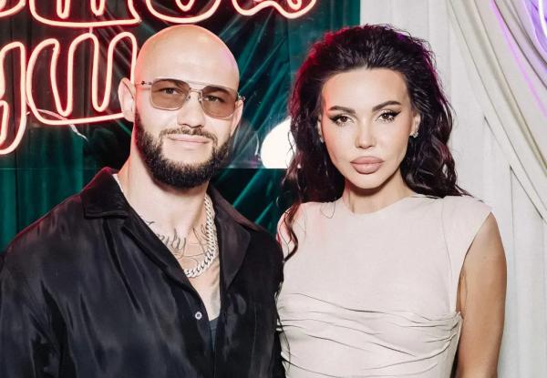 Оксана Самойлова подала на развод с Джиганом Оксана Самойлова подала на развод с Джиганом