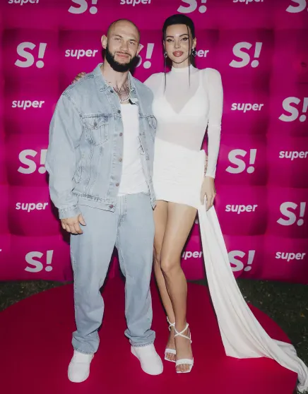 Оксана Самойлова подала на развод с Джиганом Оксана Самойлова подала на развод с Джиганом