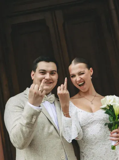 Сын Михаила Круга женился на девушке, с которой познакомился на ток-шоу "Давай поженимся!" Сын Михаила Круга женился на девушке, с которой познакомился на ток-шоу "Давай поженимся!"