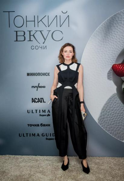 Павел и Зепюр Прилучные, Мария Миногарова и Александр Горчилин: премьера нового сезона "Тонкого вкуса"
Павел и Зепюр Прилучные, Мария Миногарова и Александр Горчилин: премьера нового сезона "Тонкого вкуса"