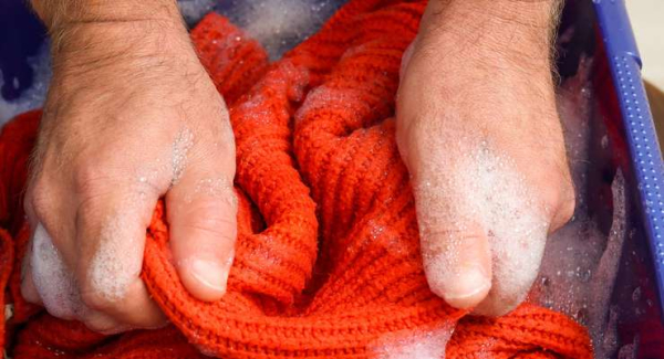 Нежность и мягкость: как правильно ухаживать за шерстью и кашемиром, чтобы они служили дольше Нежность и мягкость: как правильно ухаживать за шерстью и кашемиром, чтобы они служили дольше