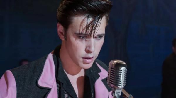 Остин Батлер впервые лично ответил на слухи о романе с Эмили Ратажковски
Остин Батлер впервые лично ответил на слухи о романе с Эмили Ратажковски