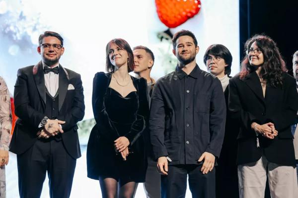 Павел и Зепюр Прилучные, Мария Миногарова и Александр Горчилин: премьера нового сезона "Тонкого вкуса"
Павел и Зепюр Прилучные, Мария Миногарова и Александр Горчилин: премьера нового сезона "Тонкого вкуса"