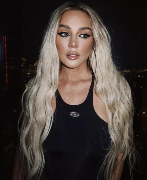 Анна Седокова поделилась откровением: "Грешна. Делаю огромное количество ошибок"
Анна Седокова поделилась откровением: "Грешна. Делаю огромное количество ошибок"