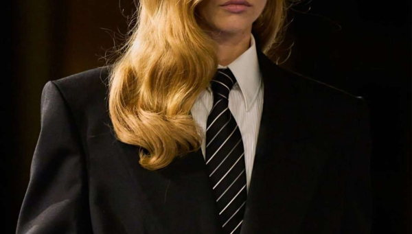 Как носить мужской галстук модной девушке этой зимой: 5 стильных решений Как носить мужской галстук модной девушке этой зимой: 5 стильных решений