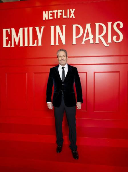 
                Лили Коллинз, Эшли Парк и другие: французская премьера 5 сезона &ldquo;Эмили в Париже&rdquo;            