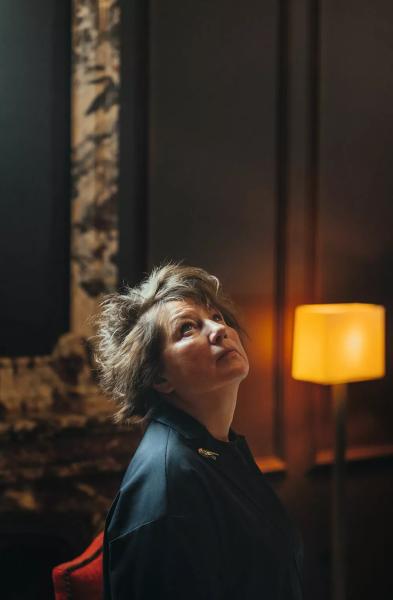 Надежда Васильева: "Я еще в детстве почувствовала, как одеждой можно изменить человека"
Надежда Васильева: "Я еще в детстве почувствовала, как одеждой можно изменить человека"