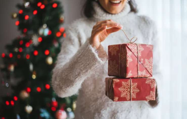 Пять подарков для взрослой дочери или подруги: одежда и аксессуары, как выбрать Пять подарков для взрослой дочери или подруги: одежда и аксессуары, как выбрать