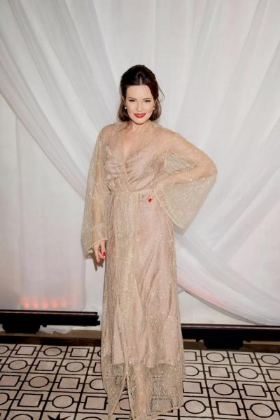 В сиянии камней: Виктория Шелягова, Юлия Барановская, Зара и другие на камерной вечеринке в Москве
В сиянии камней: Виктория Шелягова, Юлия Барановская, Зара и другие на камерной вечеринке в Москве