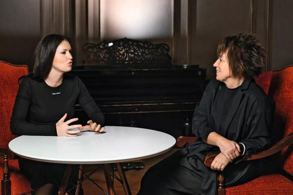 Надежда Васильева: "Я еще в детстве почувствовала, как одеждой можно изменить человека"
Надежда Васильева: "Я еще в детстве почувствовала, как одеждой можно изменить человека"