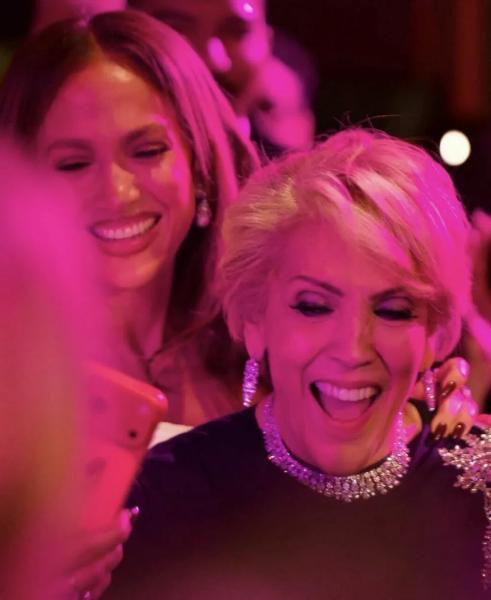 Как выглядят сестры Дженнифер Лопес — редкое фото в соцсетях звезды
Как выглядят сестры Дженнифер Лопес — редкое фото в соцсетях звезды