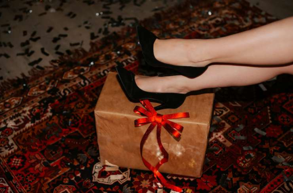 Пять подарков для взрослой дочери или подруги: одежда и аксессуары, как выбрать Пять подарков для взрослой дочери или подруги: одежда и аксессуары, как выбрать