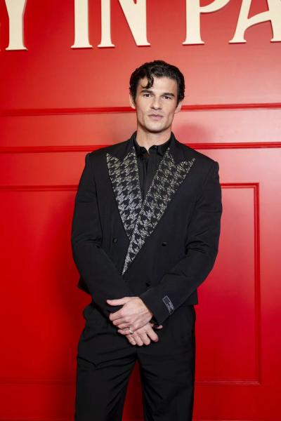 
                Лили Коллинз, Эшли Парк и другие: французская премьера 5 сезона &ldquo;Эмили в Париже&rdquo;            