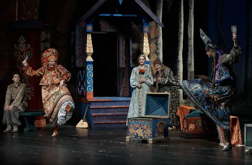 Александра Урсуляк, Лиза Арзамасова, Катя Кабак и другие на премьере обновленной версии спектакля