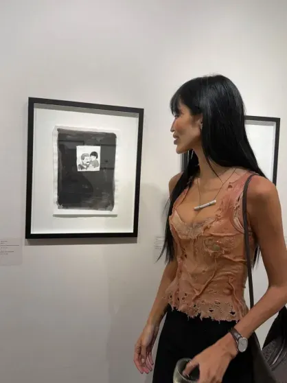 Глюкоза с младшей дочерью, Ксения Собчак и Александр Цекало с женой Дариной Эрвин на открытии выставки Генри Александра Леви Глюкоза с младшей дочерью, Ксения Собчак и Александр Цекало с женой Дариной Эрвин на открытии выставки Генри Александра Леви