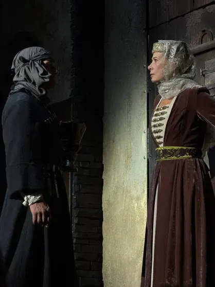 "Красива, женственна, притягательна". В сети обсуждают Юлию Высоцкую в спектакле "Макбет" и реакцию её мужа Андрея Кончаловского "Красива, женственна, притягательна". В сети обсуждают Юлию Высоцкую в спектакле "Макбет" и реакцию её мужа Андрея Кончаловского