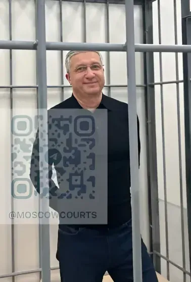 "На этих бабах мои деньги. В ушах, на пальцах, на шее — мои налоги". На Spletnik обсуждают миллиардные хищения и личную жизнь экс-замминистра обороны Тимура Иванова "На этих бабах мои деньги. В ушах, на пальцах, на шее — мои налоги". На Spletnik обсуждают миллиардные хищения и личную жизнь экс-замминистра обороны Тимура Иванова