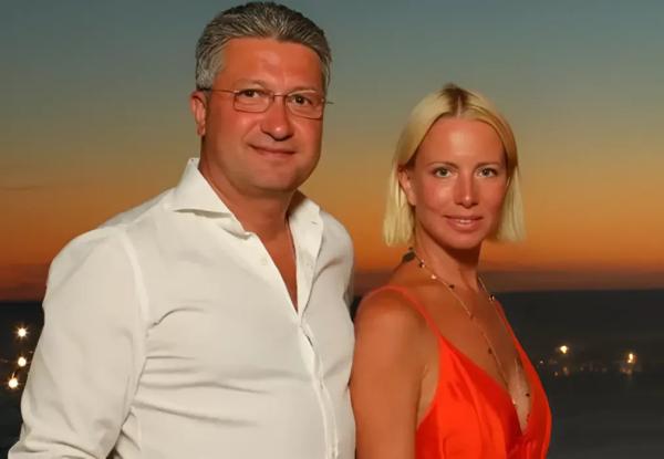 "На этих бабах мои деньги. В ушах, на пальцах, на шее — мои налоги". На Spletnik обсуждают миллиардные хищения и личную жизнь экс-замминистра обороны Тимура Иванова "На этих бабах мои деньги. В ушах, на пальцах, на шее — мои налоги". На Spletnik обсуждают миллиардные хищения и личную жизнь экс-замминистра обороны Тимура Иванова