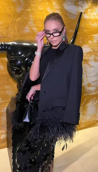 "Отлично проделанная работа". На Spletnik обсуждают "новое" лицо 50-летней Татьяны Навки "Отлично проделанная работа". На Spletnik обсуждают "новое" лицо 50-летней Татьяны Навки