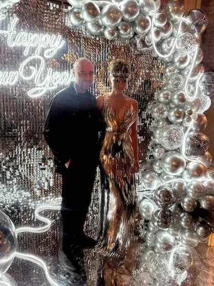 Полина Диброва впервые вышла в свет с Романом Товстиком