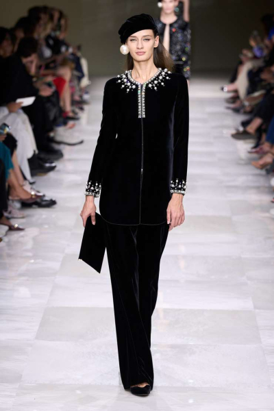 Дело в шляпе: трендовые головные уборы осени−2025 Дело в шляпе: трендовые головные уборы осени−2025