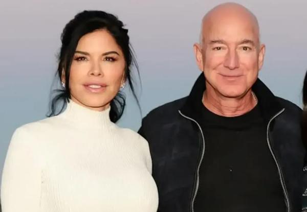 27 свадебных нарядов, 90 частных самолётов и мировые звёзды среди гостей: главное о свадьбе миллиардера Джеффа Безоса в Венеции 27 свадебных нарядов, 90 частных самолётов и мировые звёзды среди гостей: главное о свадьбе миллиардера Джеффа Безоса в Венеции