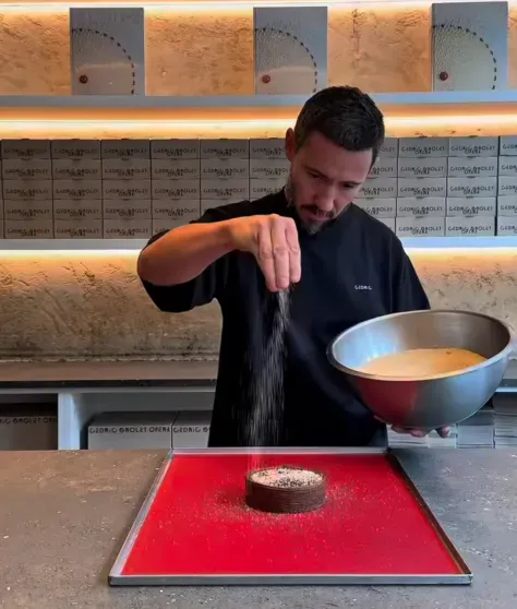 27 свадебных нарядов, 90 частных самолётов и мировые звёзды среди гостей: главное о свадьбе миллиардера Джеффа Безоса в Венеции 27 свадебных нарядов, 90 частных самолётов и мировые звёзды среди гостей: главное о свадьбе миллиардера Джеффа Безоса в Венеции