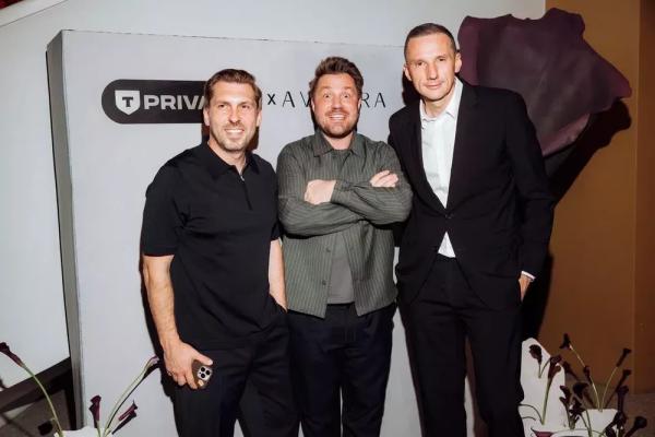 Zivert, Елизавета Базыкина, Полина Гагарина, Леонид Ярмольник на звездной вечеринке в Москве
Zivert, Елизавета Базыкина, Полина Гагарина, Леонид Ярмольник на звездной вечеринке в Москве