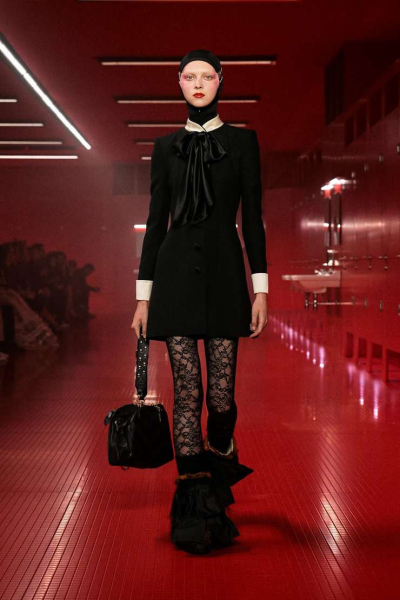 Дело в шляпе: трендовые головные уборы осени−2025 Дело в шляпе: трендовые головные уборы осени−2025