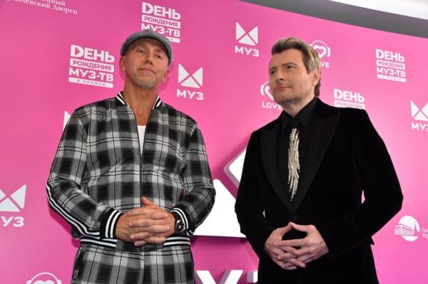 Рэпер Серега впервые о новой возлюбленной, сыновьях, которых воспитывает один, и формах Бьянки Рэпер Серега впервые о новой возлюбленной, сыновьях, которых воспитывает один, и формах Бьянки