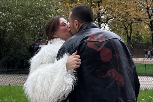 «Бесконечно люблю»: Ольга Серябкина показала, как отпраздновала деревянную свадьбу с бизнесменом в Париже «Бесконечно люблю»: Ольга Серябкина показала, как отпраздновала деревянную свадьбу с бизнесменом в Париже