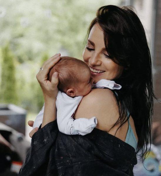 Светлана Светикова показала крошку дочку Светлана Светикова показала крошку дочку