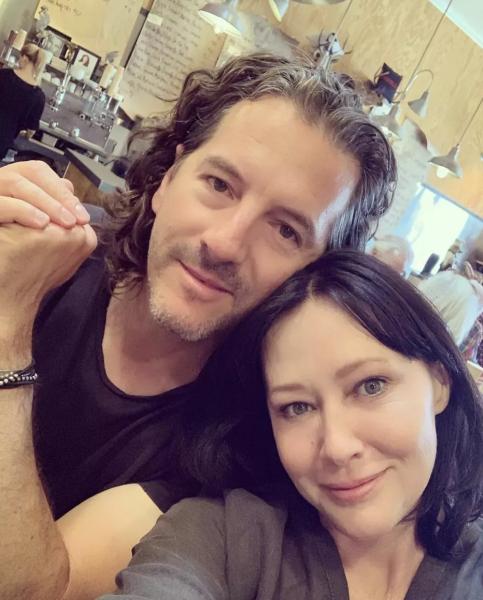 Дом раздора: наследники Шэннон Доэрти подали иск против ее бывшего мужа
Дом раздора: наследники Шэннон Доэрти подали иск против ее бывшего мужа