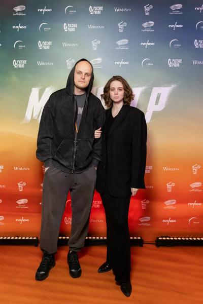 Павел Чинарев c семьей, Лиза Шакира, Лиза Моряк и другие на премьере фильма "Мажор в Дубае"
Павел Чинарев c семьей, Лиза Шакира, Лиза Моряк и другие на премьере фильма "Мажор в Дубае"