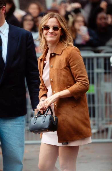 Эмма Уотсон раскрыла значение кольца на безымянном пальце
Эмма Уотсон раскрыла значение кольца на безымянном пальце