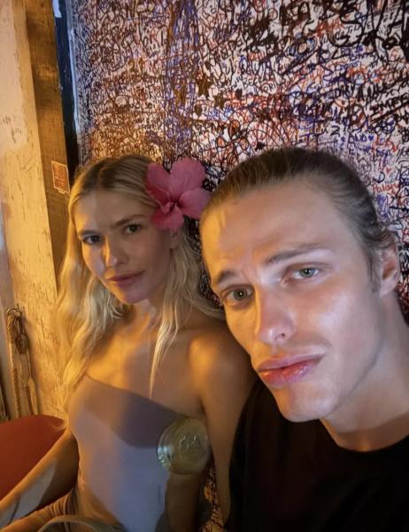 Елена Перминова затронула тему увеличения груди: "Я кормила всех четверых детей"
Елена Перминова затронула тему увеличения груди: "Я кормила всех четверых детей"