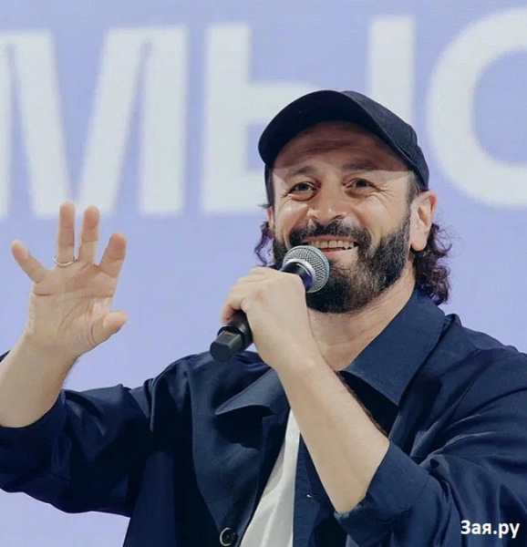 Илье Авербуху сделали сложную операцию на глазах Илье Авербуху сделали сложную операцию на глазах