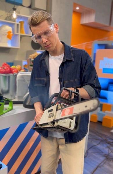 Олег Солнцев: «Фанаты говорят, что новый ведущий „НашПотребНадзор“ перенимает мои интонации и стиль» Олег Солнцев: «Фанаты говорят, что новый ведущий „НашПотребНадзор“ перенимает мои интонации и стиль»