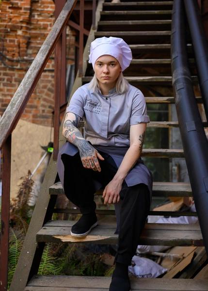 Из «пацанки» с темным прошлым в звезду сериалов: Кира Медведева откровенно о съемках в «Шефе» и пути к мечте Из «пацанки» с темным прошлым в звезду сериалов: Кира Медведева откровенно о съемках в «Шефе» и пути к мечте