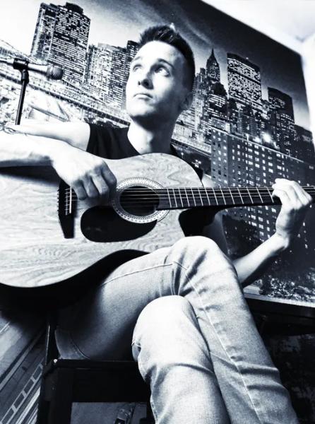 Великий Иной: куда пропал Егор из культового «Ночного дозора» — актер Дмитрий Мартынов Великий Иной: куда пропал Егор из культового «Ночного дозора» — актер Дмитрий Мартынов