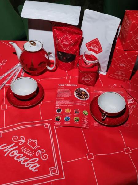 Лиза Адаменко, Наталья Ракоч, Лена Червова, Алёна Лейнер, Рамон Паласиос-Фернандес и другие на бранче-презентации Лиза Адаменко, Наталья Ракоч, Лена Червова, Алёна Лейнер, Рамон Паласиос-Фернандес и другие на бранче-презентации