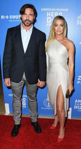 "Он душил ее": сестра бывшего мужа Дениз Ричардс раскрыла подробности их брака
"Он душил ее": сестра бывшего мужа Дениз Ричардс раскрыла подробности их брака