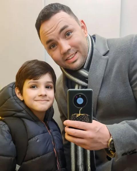 «Перевел на карту ребенка 75 рублей!»: Алиану Устиненко возмутили попытки Александра Гобозова снизить алименты «Перевел на карту ребенка 75 рублей!»: Алиану Устиненко возмутили попытки Александра Гобозова снизить алименты