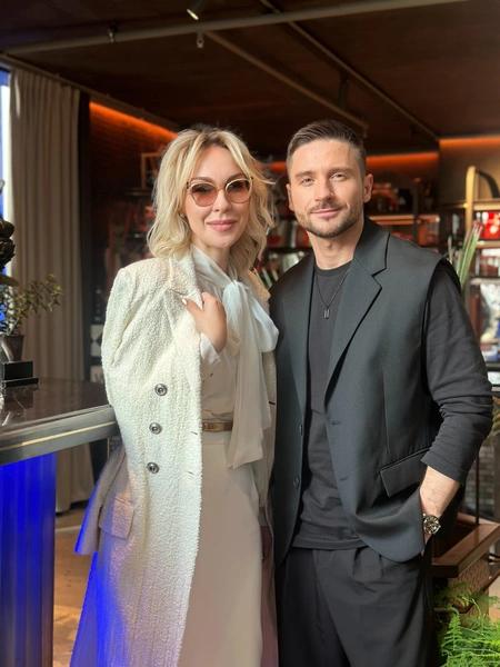 Продюсер Дарья Кузнецова: «Алсу — заложник своей семьи и фамилии. У нас в стране не любят богатых людей» Продюсер Дарья Кузнецова: «Алсу — заложник своей семьи и фамилии. У нас в стране не любят богатых людей»