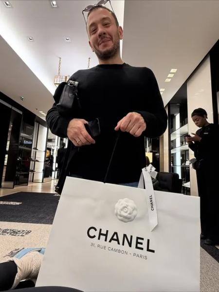 «Бесконечно люблю»: Ольга Серябкина показала, как отпраздновала деревянную свадьбу с бизнесменом в Париже «Бесконечно люблю»: Ольга Серябкина показала, как отпраздновала деревянную свадьбу с бизнесменом в Париже