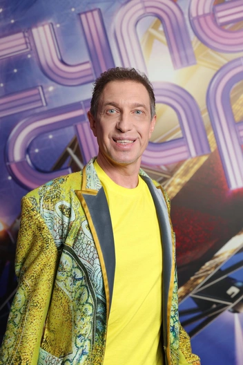 Звезда «ВИА Суперстар!» Илья Зудин о придирках жюри, общении с бывшими женами и новой любви