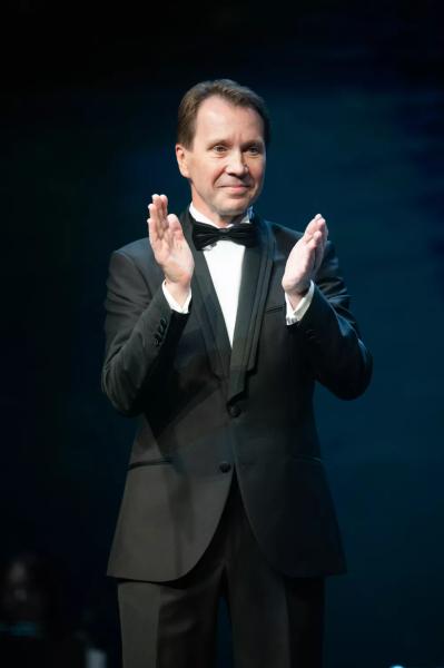 Юлия Пересильд, Евгений Миронов, Константин Райкин и другие на презентации нового сезона в Театре Наций
Юлия Пересильд, Евгений Миронов, Константин Райкин и другие на презентации нового сезона в Театре Наций